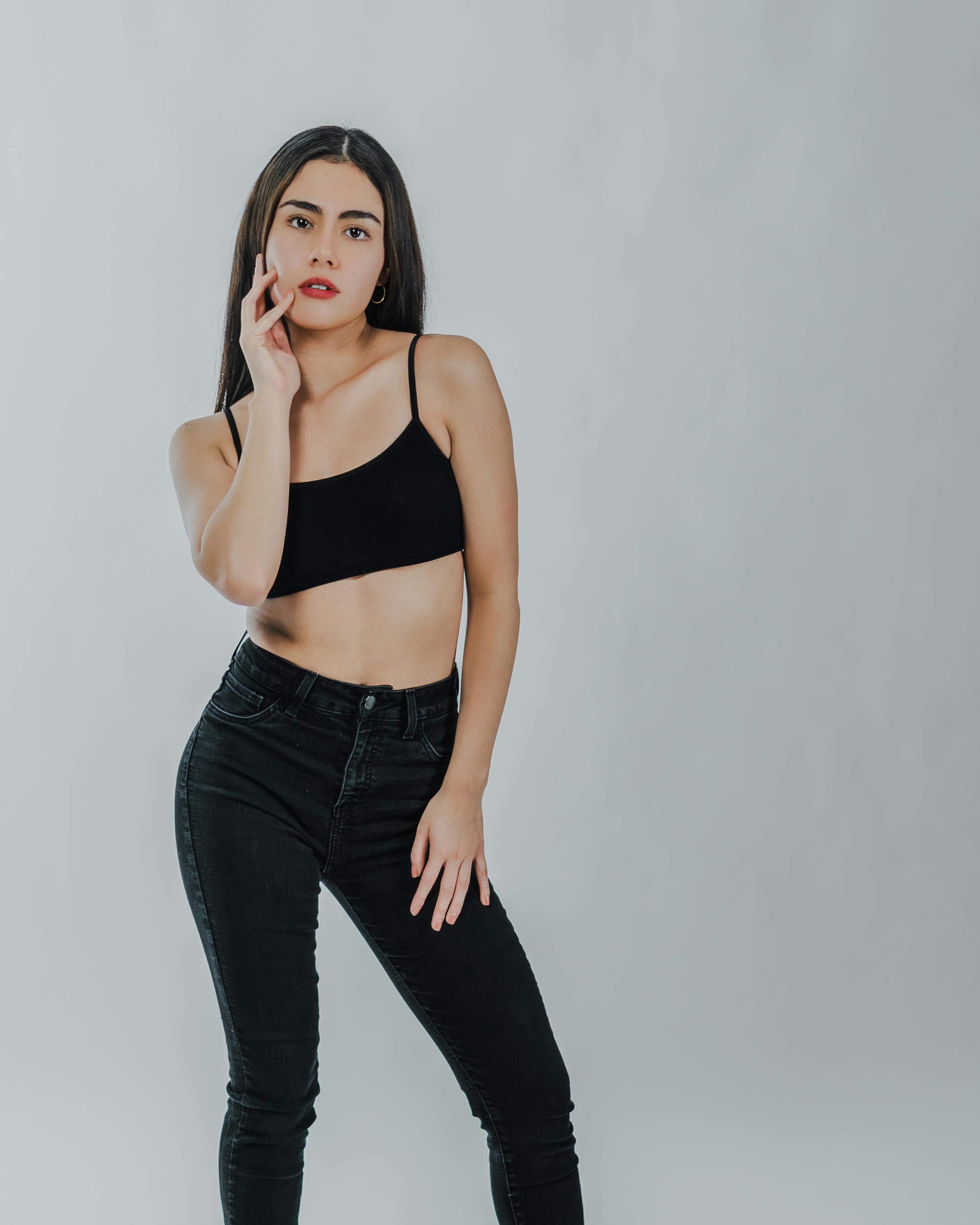 mini传媒工作室视频封面：品牌宣传片预览