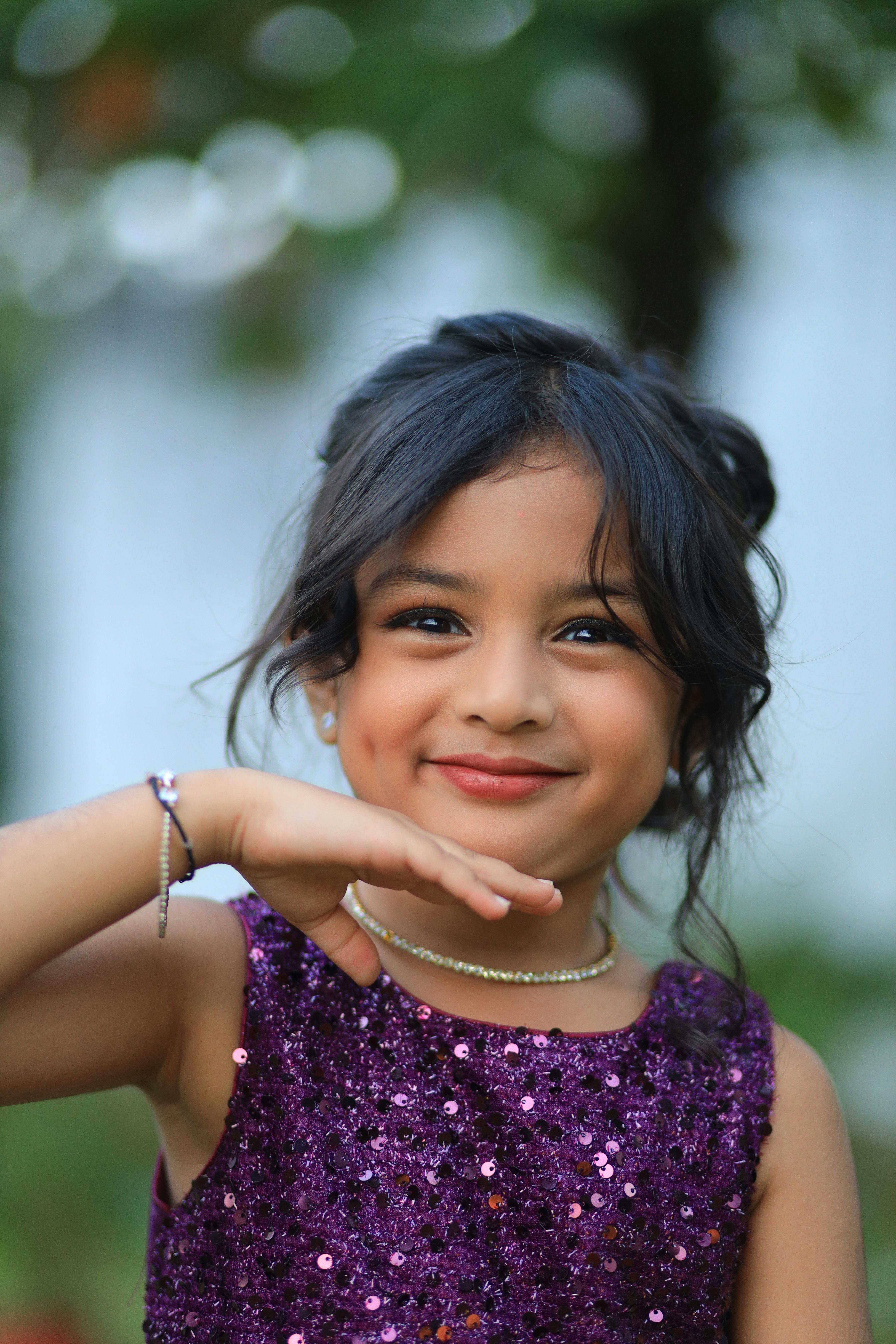 mini传媒工作室视频封面：城市与人文氛围预览